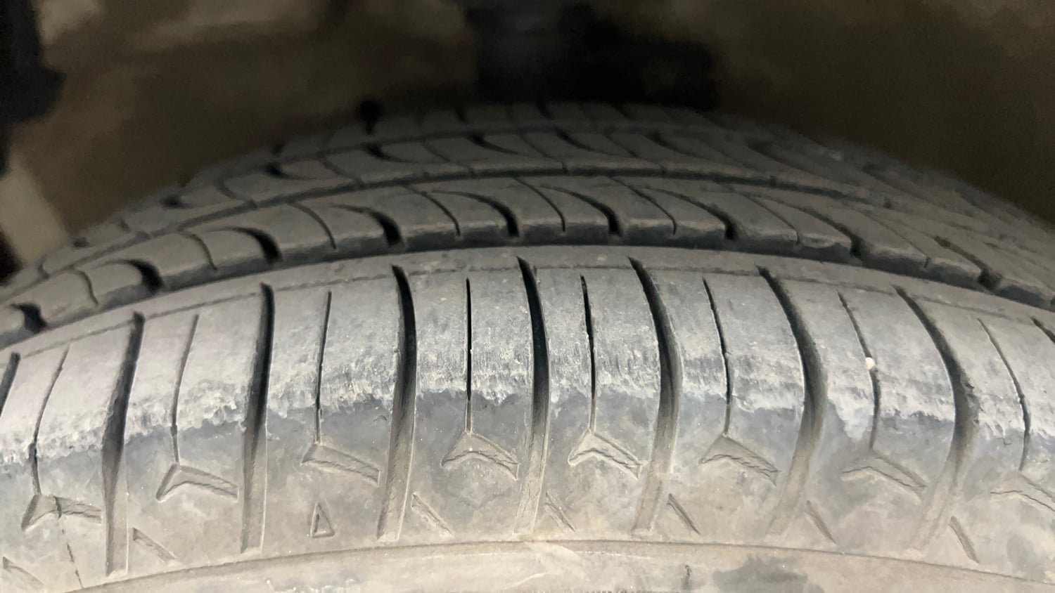 Used 2014 Maruti Suzuki Celerio VXi Petrol Manual tyres LEFT FRONT TYRE TREAD VIEW