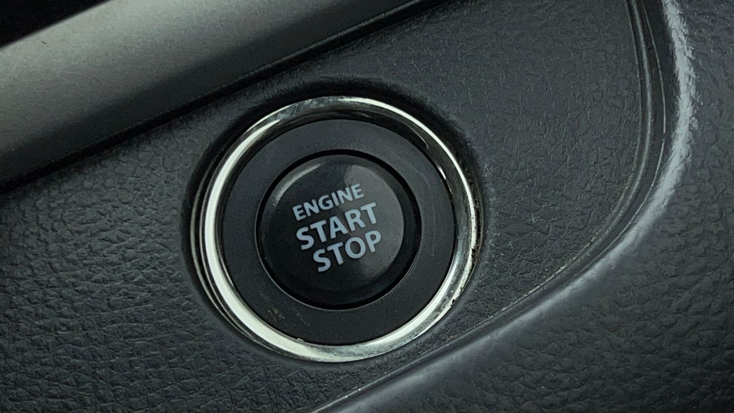 Used 2016 Maruti Suzuki Swift ZXi Petrol Manual top_features Keyless start