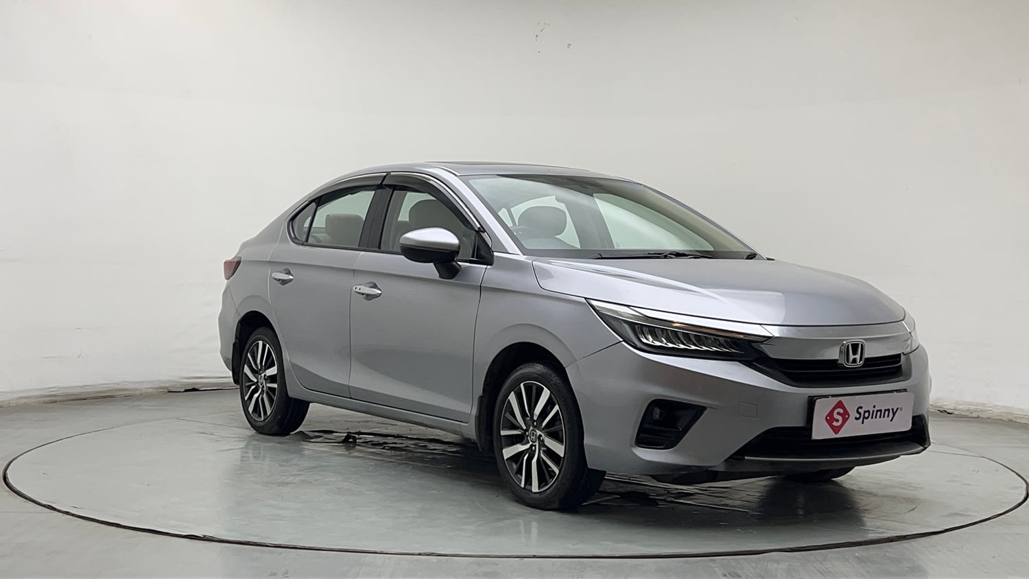 Used 2022 Honda City ZX Petrol Petrol Manual exterior RIGHT FRONT CORNER VIEW