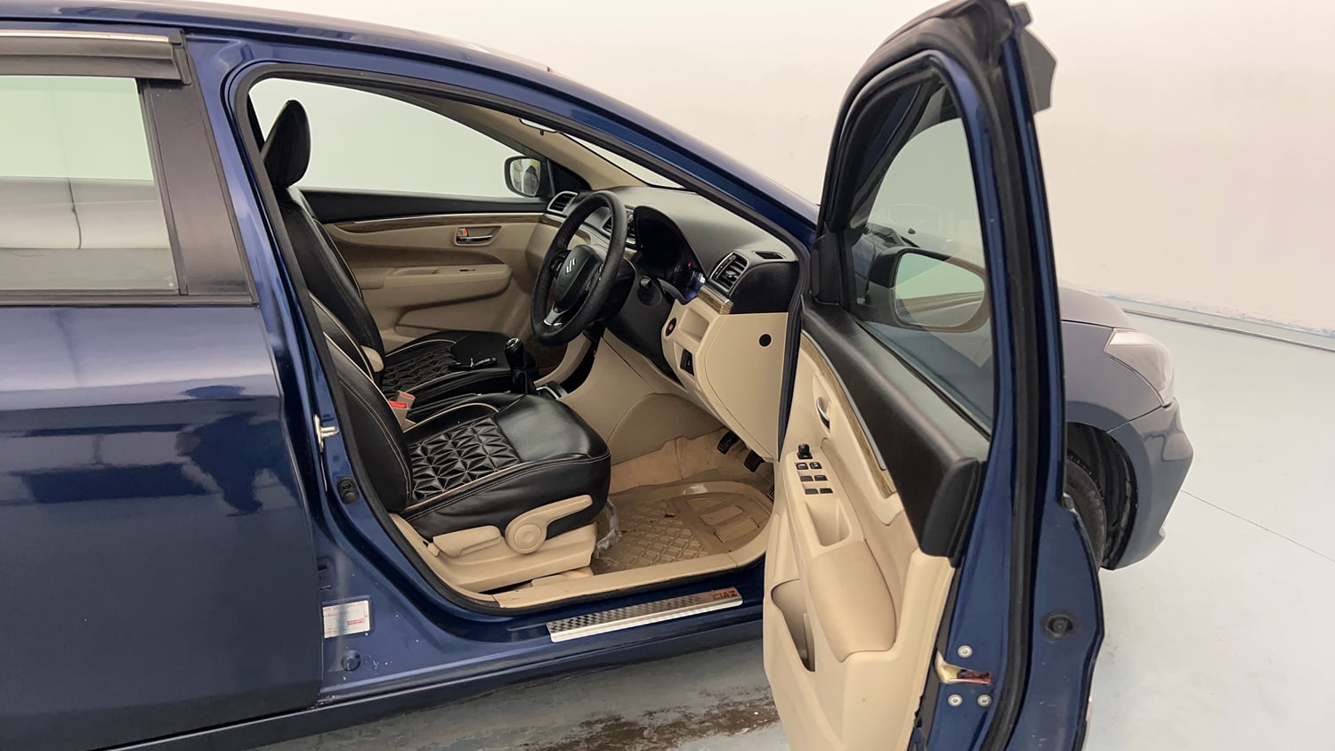 Used 2022 Maruti Suzuki Ciaz Zeta 1.5 Petrol Manual interior RIGHT SIDE FRONT DOOR CABIN VIEW