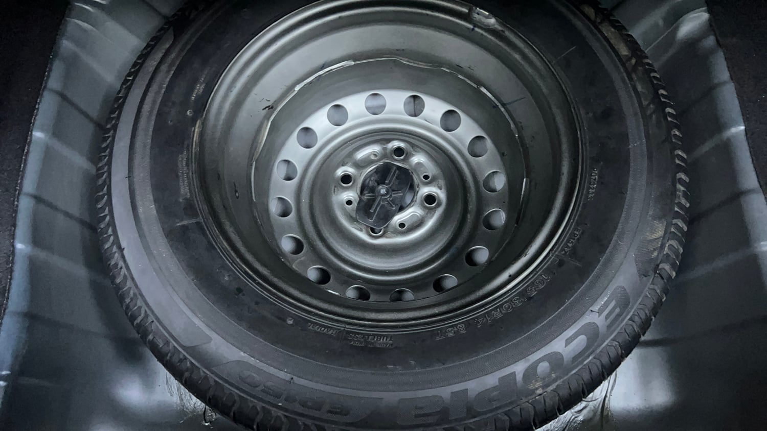 Used 2023 Tata Altroz XZA Plus (S) Petrol Automatic tyres SPARE TYRE VIEW