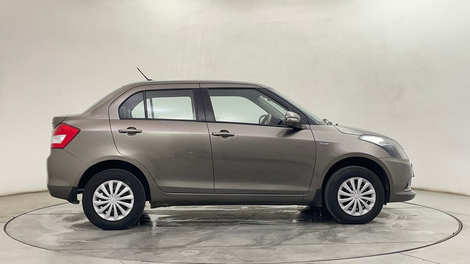 Used 2016 Maruti Suzuki Swift Dzire VXI Petrol Manual exterior RIGHT SIDE VIEW