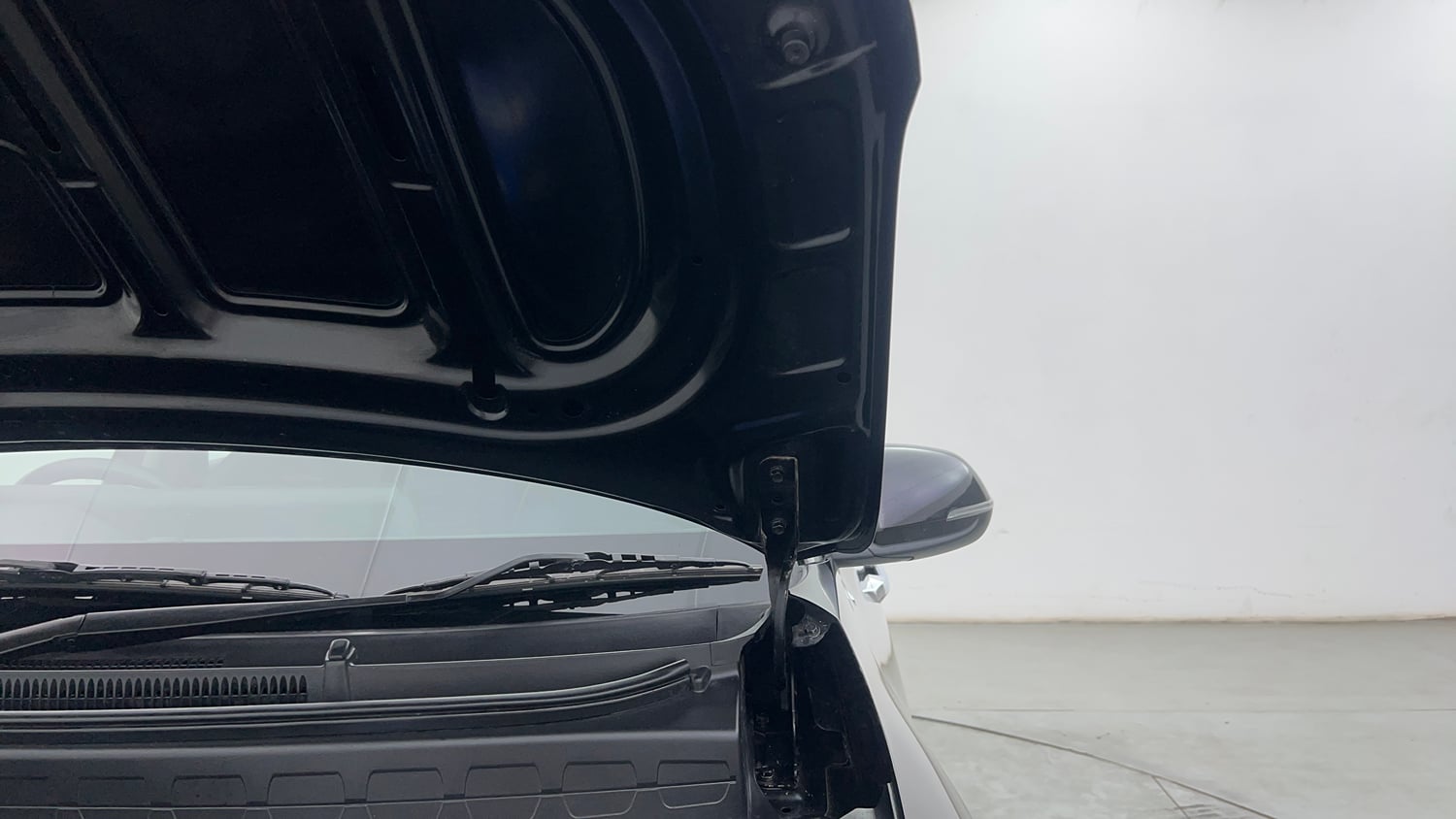 Used 2021 Kia Sonet GTX Plus 1.5 AT Diesel Automatic engine ENGINE LEFT SIDE HINGE & APRON VIEW