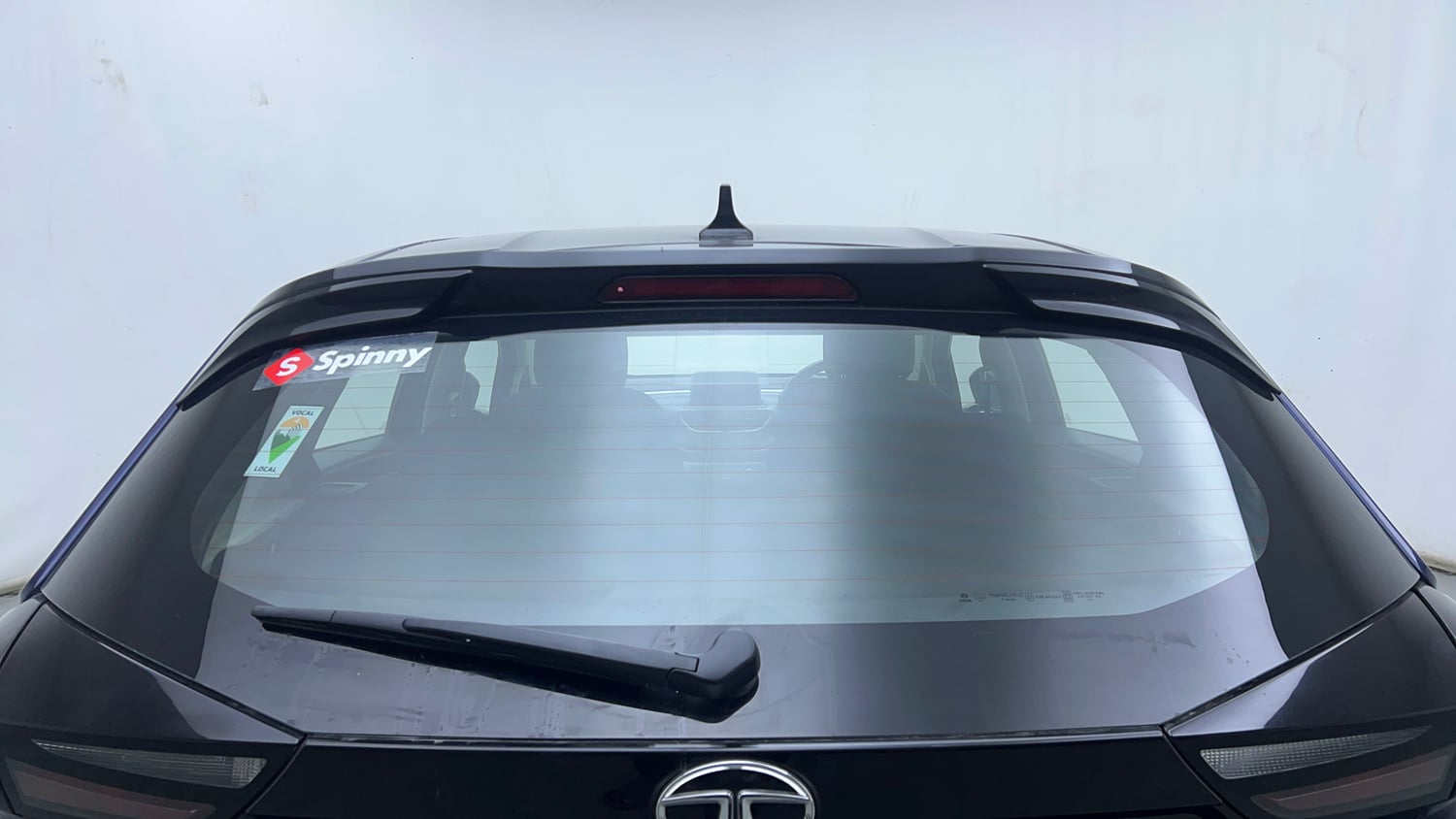 Used 2023 Tata Altroz XZA Plus (S) Petrol Automatic exterior BACK WINDSHIELD VIEW