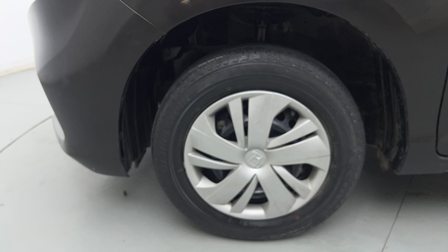 Used 2021 Honda Amaze S MT 1.2 Petrol Petrol Manual tyres LEFT FRONT TYRE RIM VIEW