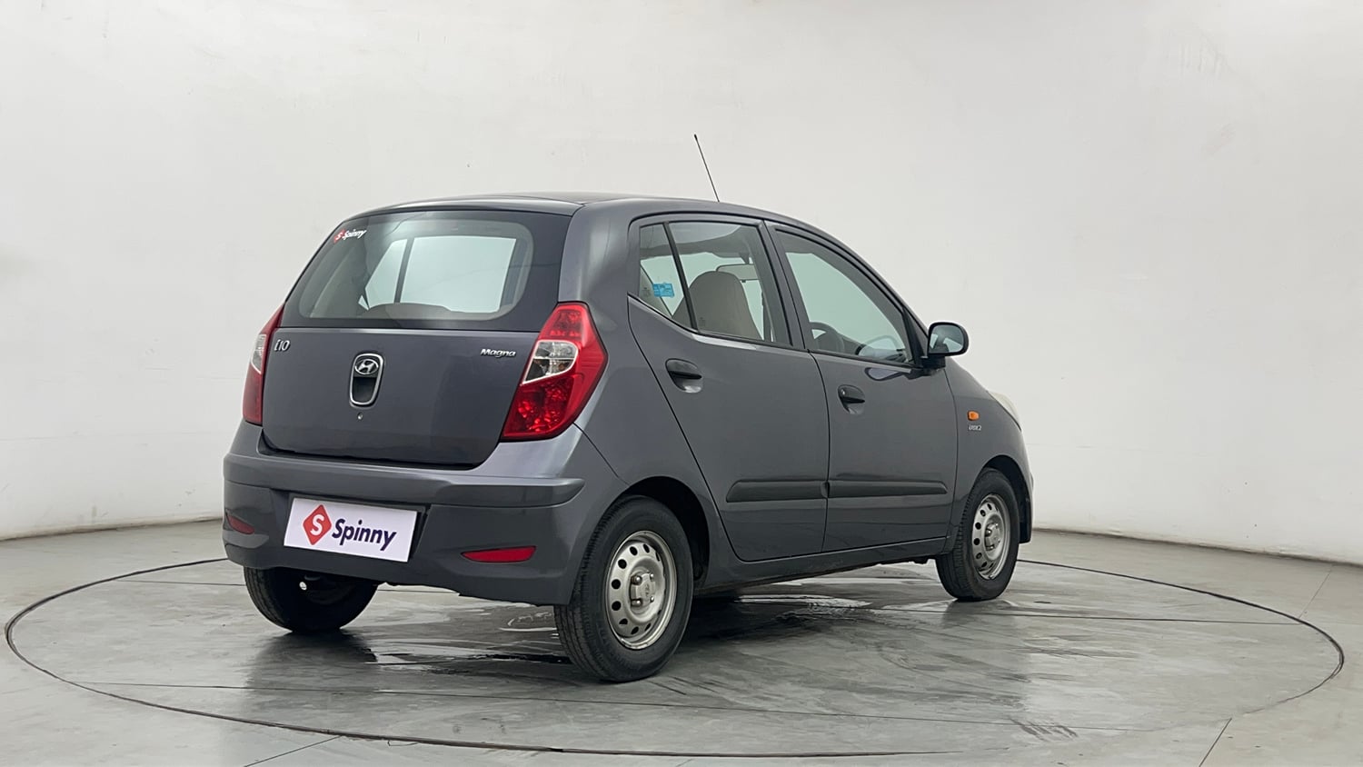 Used 2016 Hyundai i10 Magna 1.1 iRDE2 Petrol Manual exterior RIGHT REAR CORNER VIEW