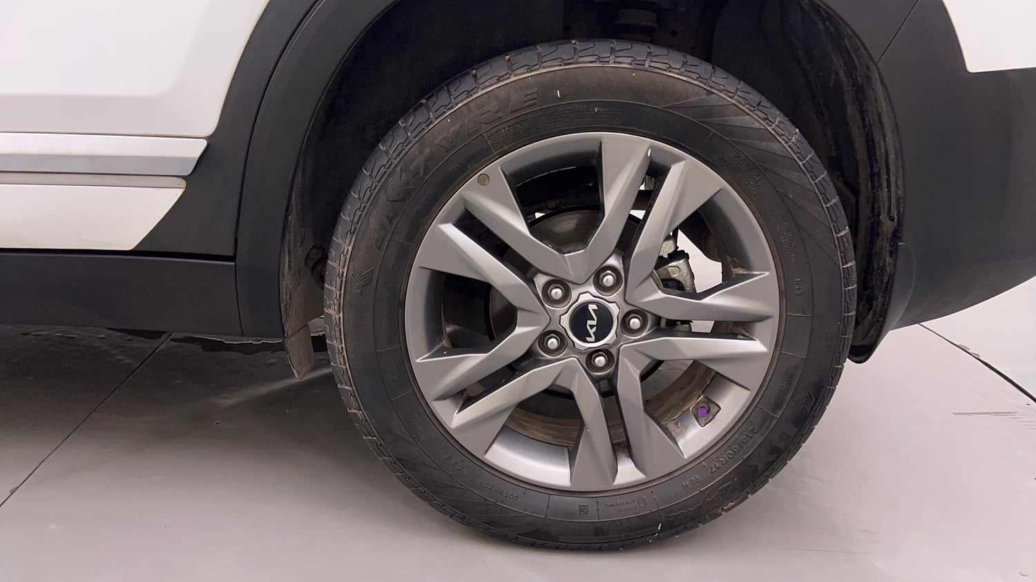 Used 2022 Kia Seltos HTX Plus 1.5 Diesel Diesel Manual tyres LEFT REAR TYRE RIM VIEW