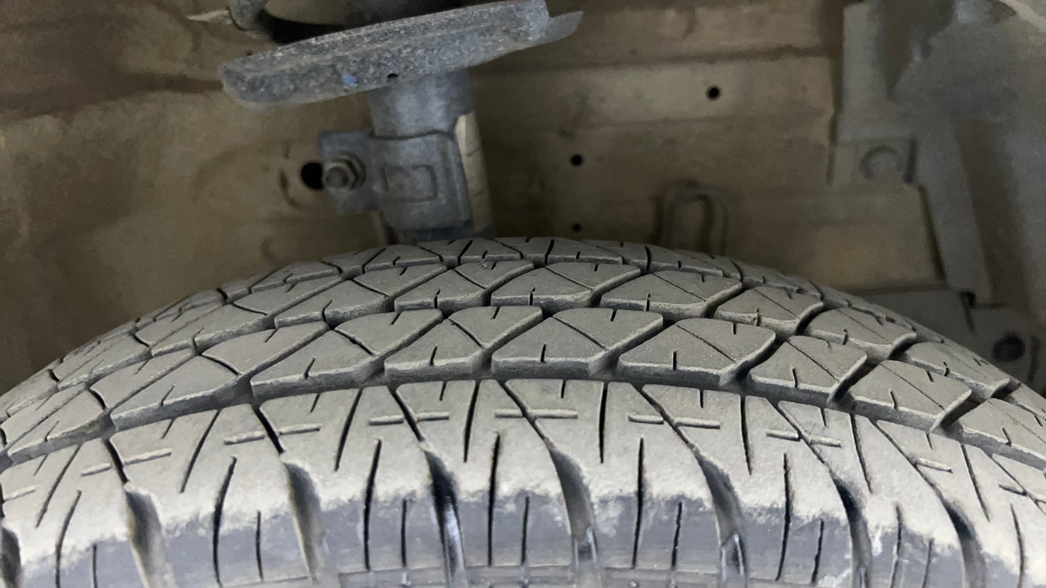 Used 2013 Maruti Suzuki Swift VXi Petrol Manual tyres RIGHT FRONT TYRE TREAD VIEW
