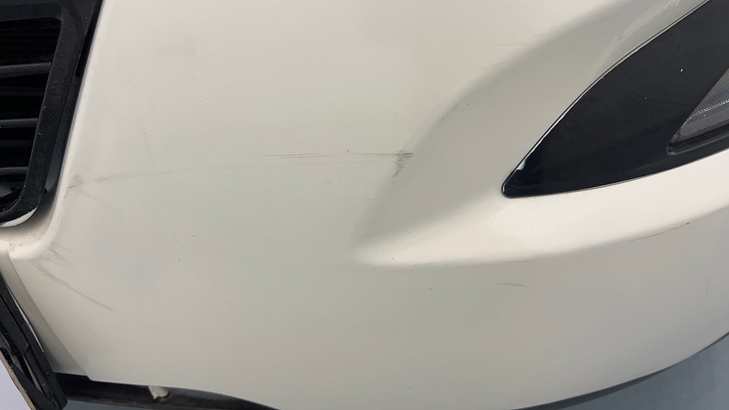 Used 2018 Mahindra XUV500 W9 Diesel Manual dents MINOR SCRATCH
