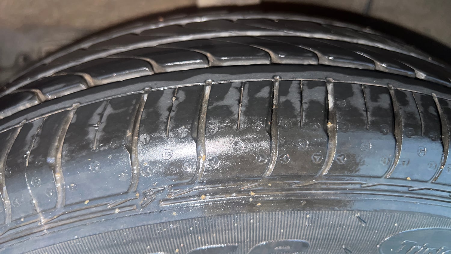 Used 2014 Hyundai Grand i10 Asta 1.2 Kappa VTVT Petrol Manual tyres RIGHT REAR TYRE TREAD VIEW