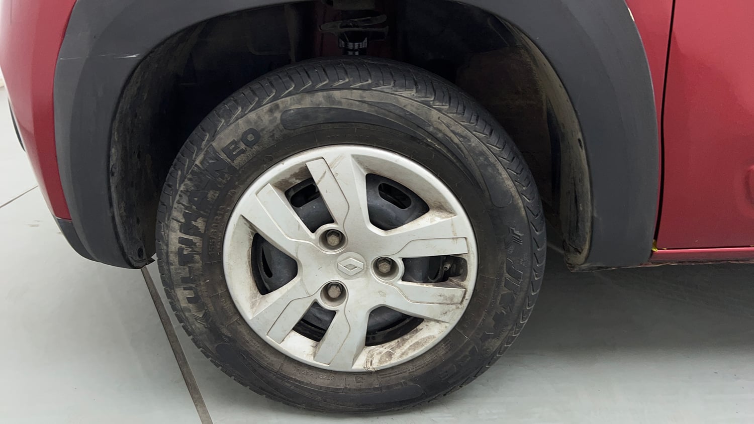 Used 2016 Renault Kwid 1.0 RXT Petrol Manual tyres LEFT FRONT TYRE RIM VIEW