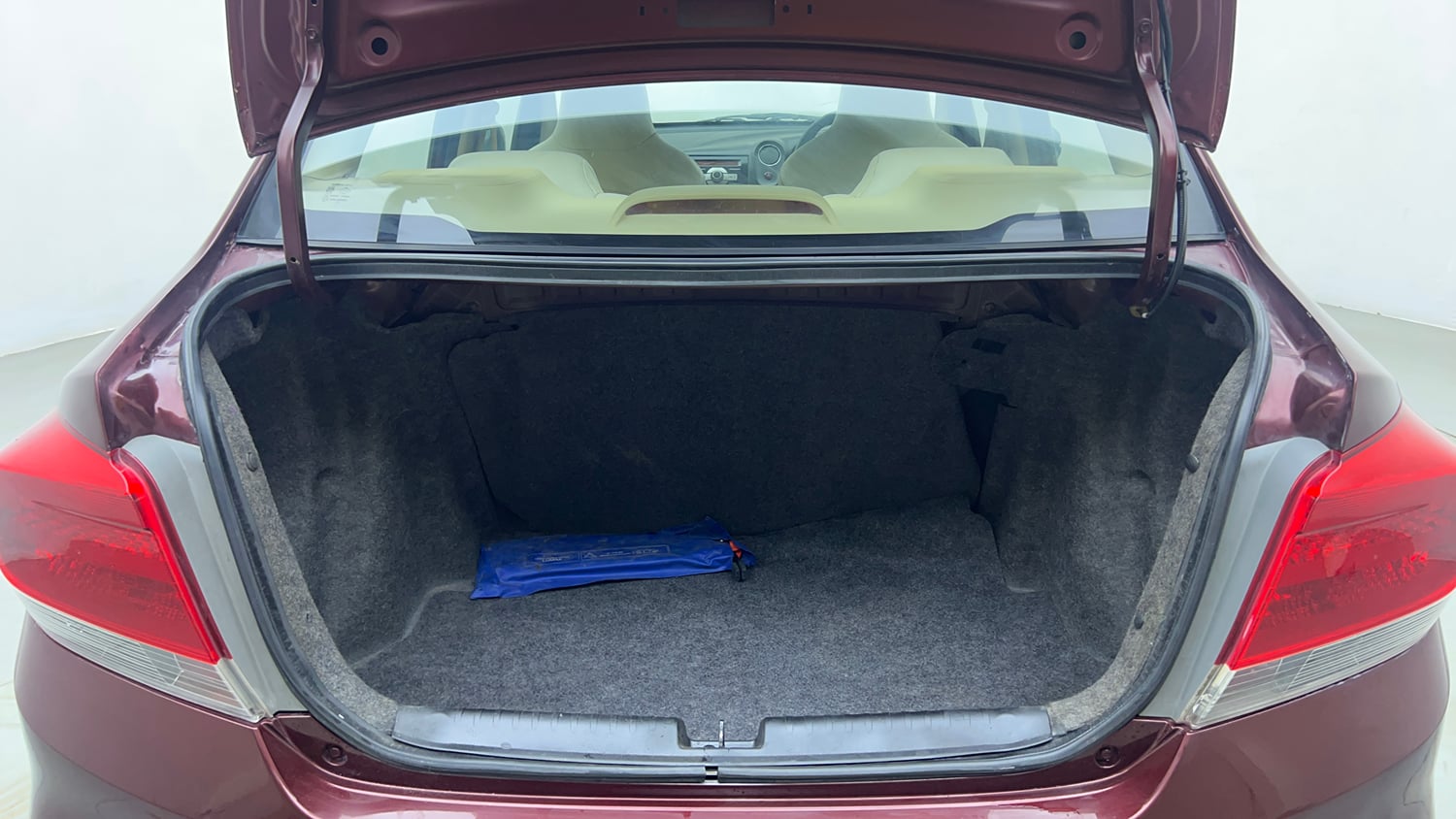 Used 2015 Honda Amaze 1.2 S i-VTEC Petrol Manual interior DICKY INSIDE VIEW