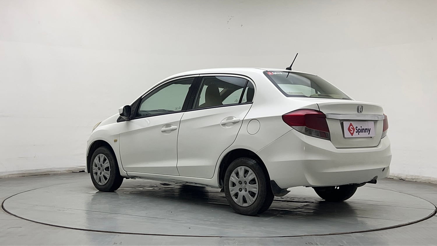 Used 2014 Honda Amaze 1.2 S i-VTEC Petrol Manual exterior LEFT REAR CORNER VIEW