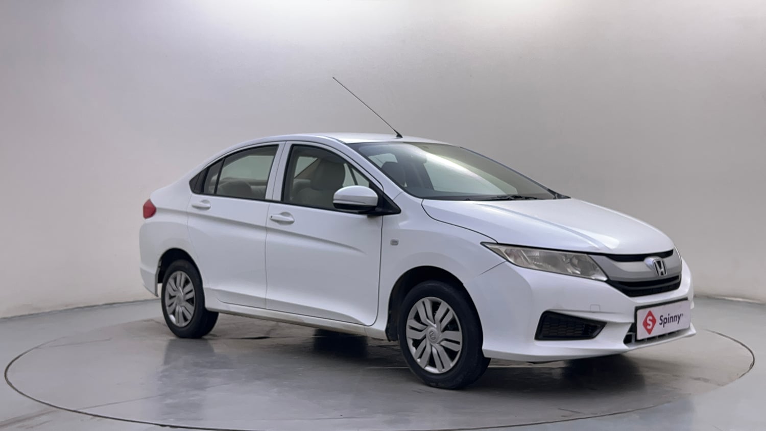 Used 2016 Honda City S Petrol Manual exterior RIGHT FRONT CORNER VIEW