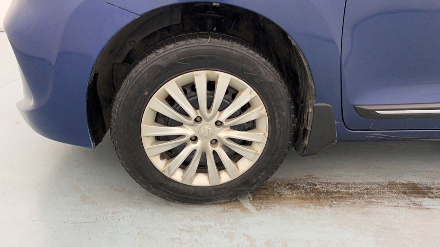 Used 2019 Maruti Suzuki Baleno Delta Petrol Manual tyres LEFT FRONT TYRE RIM VIEW
