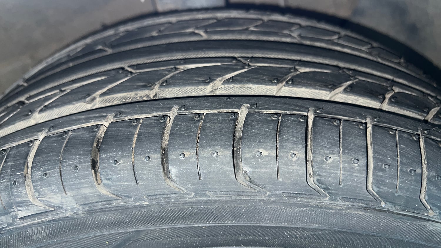 Used 2022 Hyundai Verna S Plus 1.5 VTVT Petrol Manual tyres RIGHT FRONT TYRE TREAD VIEW