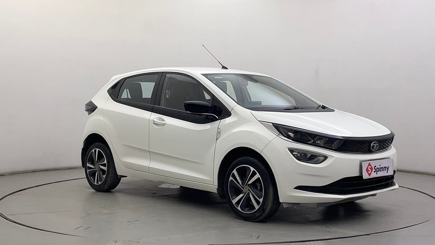 Used 2022 Tata Altroz XZA Petrol Petrol Automatic exterior RIGHT FRONT CORNER VIEW