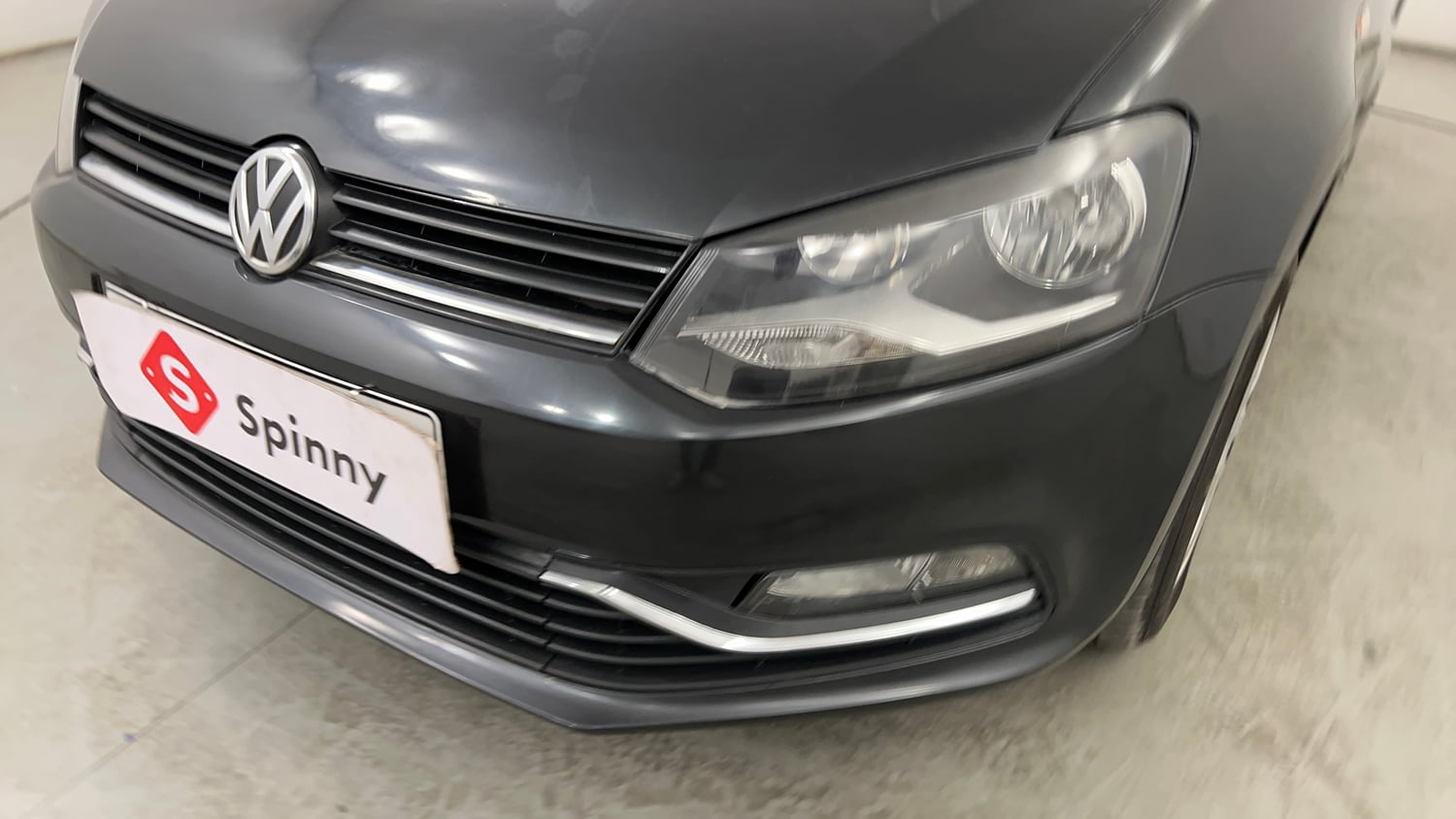 Used 2014 Volkswagen Polo Comfortline 1.2L (P) Petrol Manual dents MINOR SCRATCH