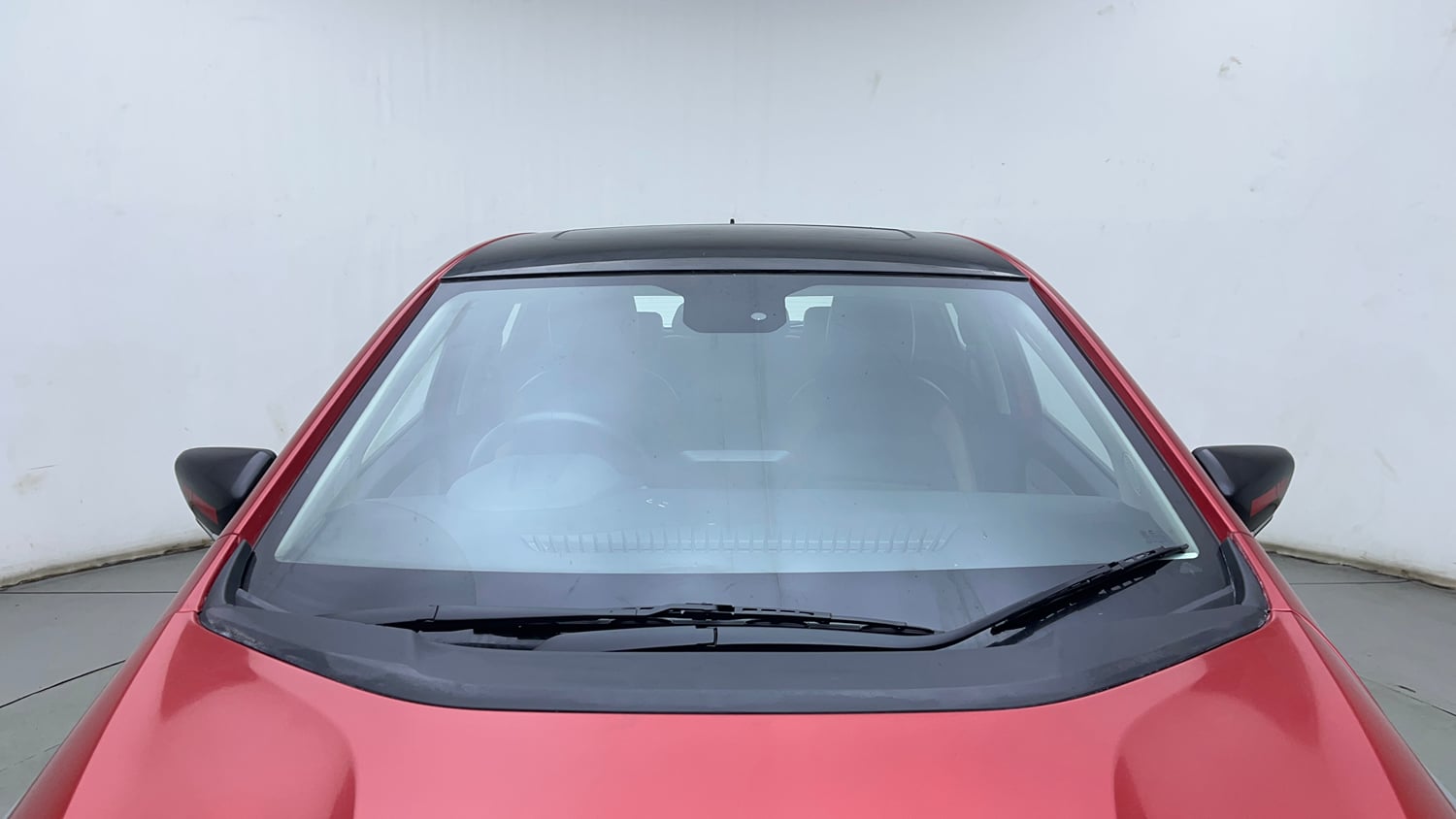 Used 2024 Tata Altroz XZ Plus i-Turbo (S) Petrol Manual exterior FRONT WINDSHIELD VIEW