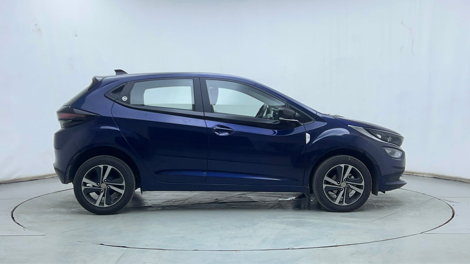 Used 2023 Tata Altroz XZA Plus (S) Petrol Automatic exterior RIGHT SIDE VIEW
