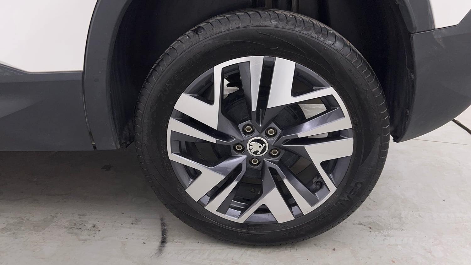 Used 2026 Skoda Kylaq Prestige+ 1.0 TSI MT Petrol Manual tyres LEFT REAR TYRE RIM VIEW
