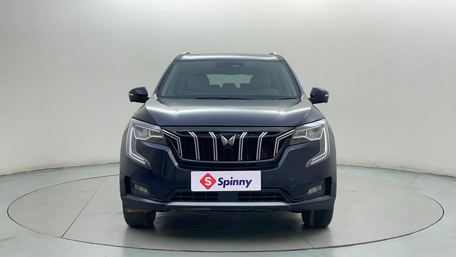 Used 2026 Mahindra XUV700 AX 7 Petrol AT Luxury Pack 7 STR Petrol Automatic exterior FRONT VIEW