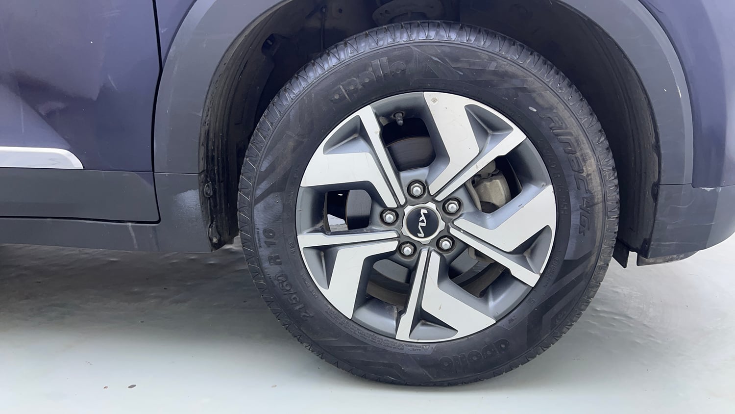 Used 2023 Kia Sonet HTK Plus 1.2 Petrol Manual tyres RIGHT FRONT TYRE RIM VIEW