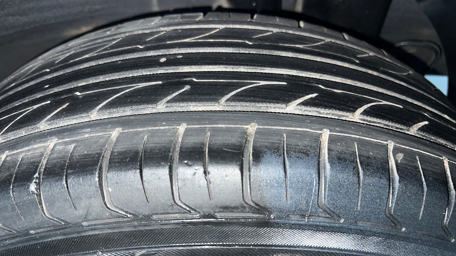 Used 2015 Hyundai Elite i20 Magna 1.2 Petrol Manual tyres LEFT REAR TYRE TREAD VIEW
