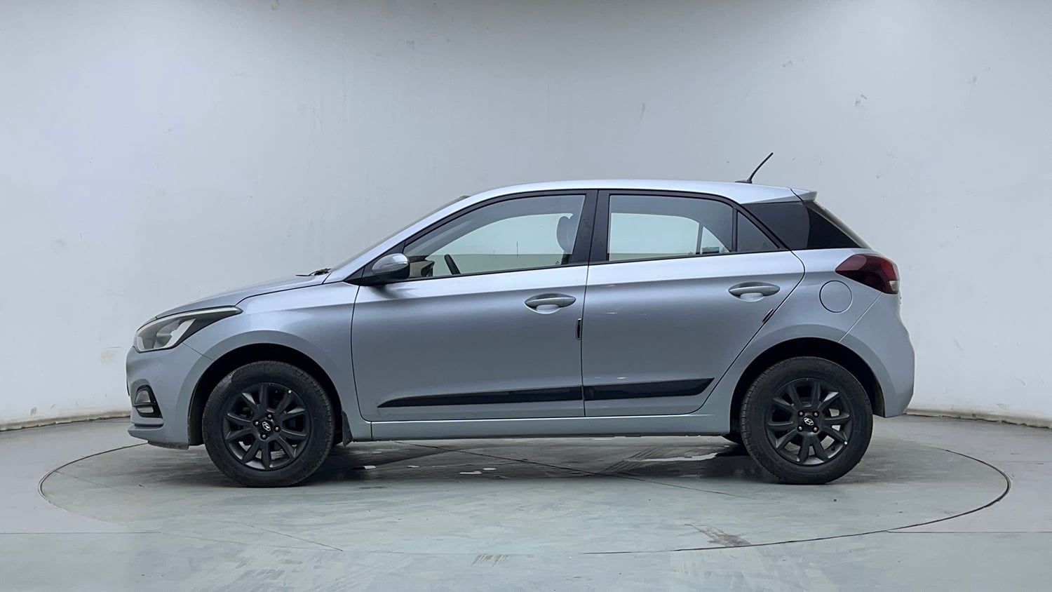 Used 2020 Hyundai Elite i20 Sportz Plus 1.2 Petrol Manual exterior LEFT SIDE VIEW