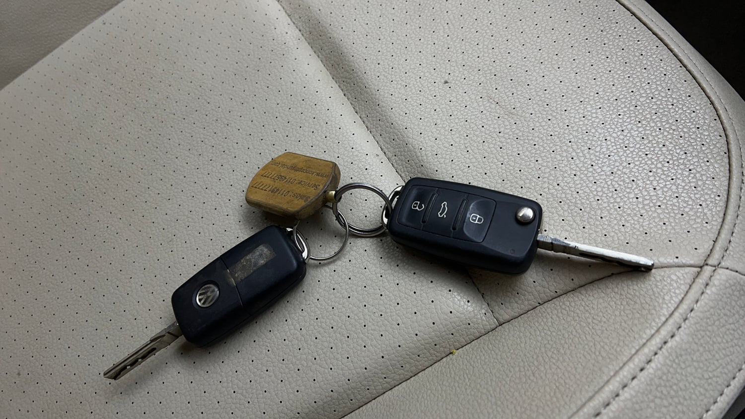 Used 2013 Volkswagen Vento Highline Petrol AT Petrol Automatic extra CAR KEY VIEW