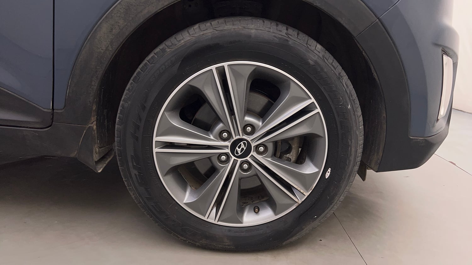 Used 2017 Hyundai Creta 1.6 SX Plus AT Petrol Petrol Automatic tyres RIGHT FRONT TYRE RIM VIEW