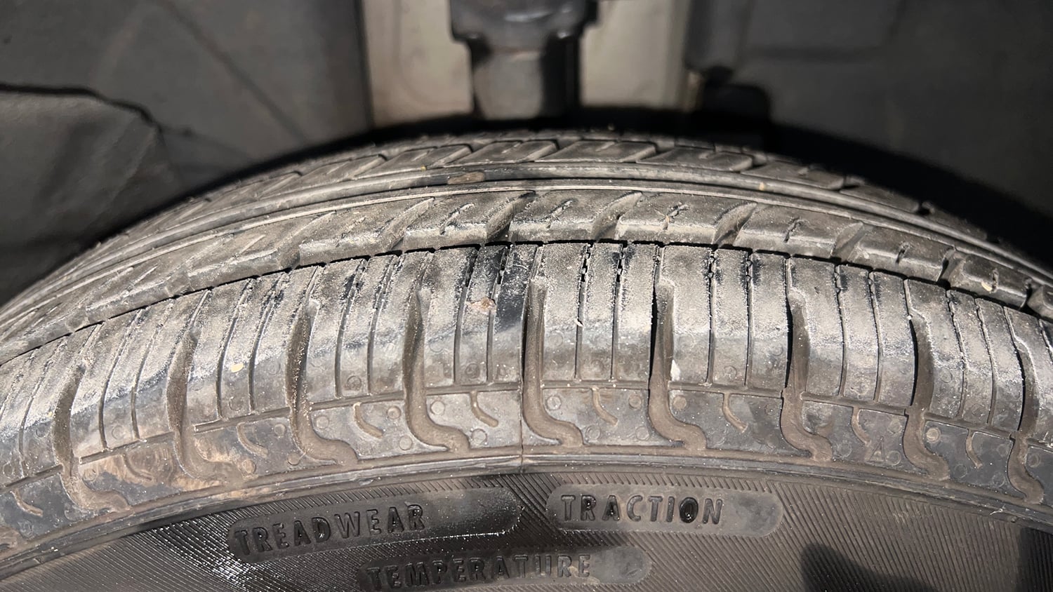 Used 2018 Renault Kwid 1.0 RXT Petrol Manual tyres RIGHT FRONT TYRE TREAD VIEW