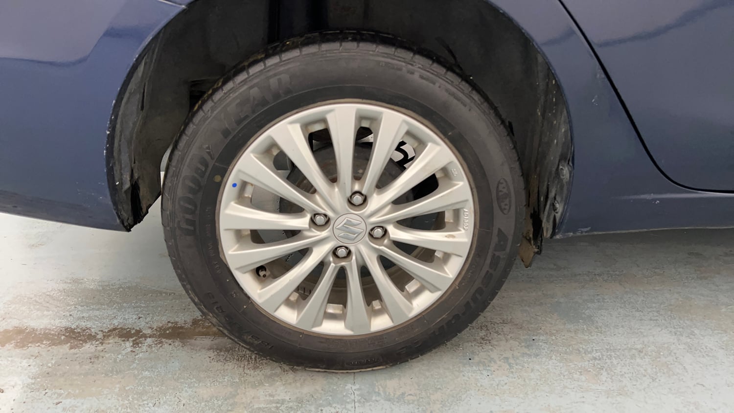 Used 2022 Maruti Suzuki Ciaz Zeta 1.5 Petrol Manual tyres RIGHT REAR TYRE RIM VIEW