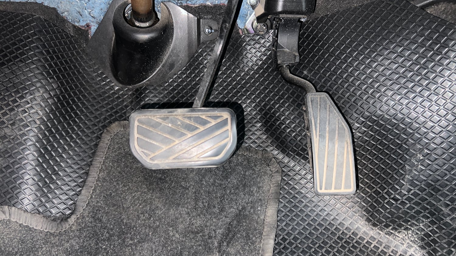 Used 2020 Maruti Suzuki Ignis Zeta 1.2 AMT Petrol Automatic interior PEDALS VIEW