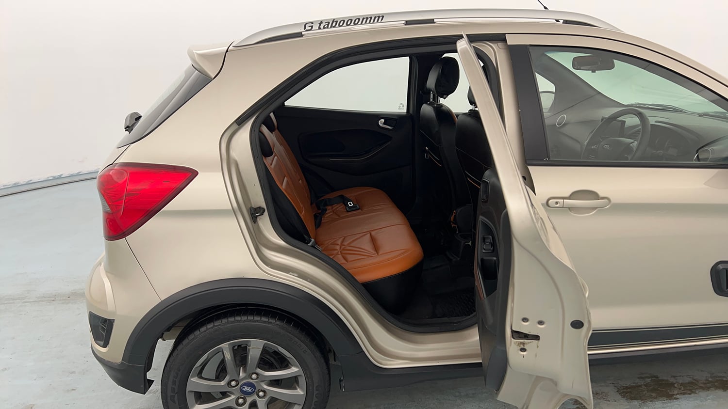 Used 2019 Ford Freestyle Titanium 1.2 Ti-VCT Petrol Manual interior RIGHT SIDE REAR DOOR CABIN VIEW