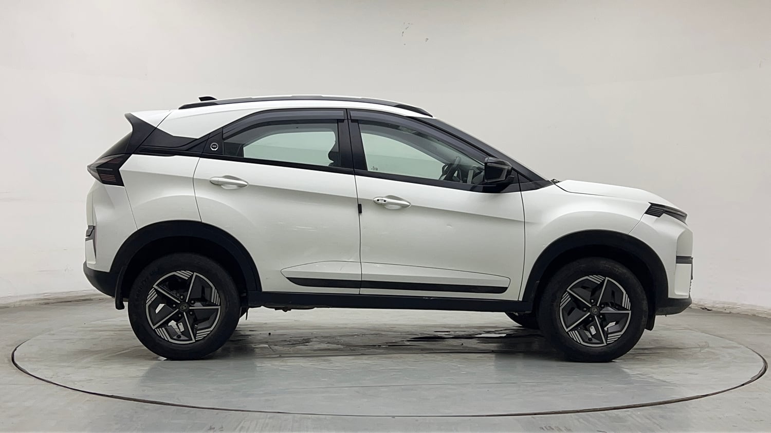 Used 2024 Tata Nexon Creative 1.2 Revotron Petrol 6MT Petrol Manual exterior RIGHT SIDE VIEW
