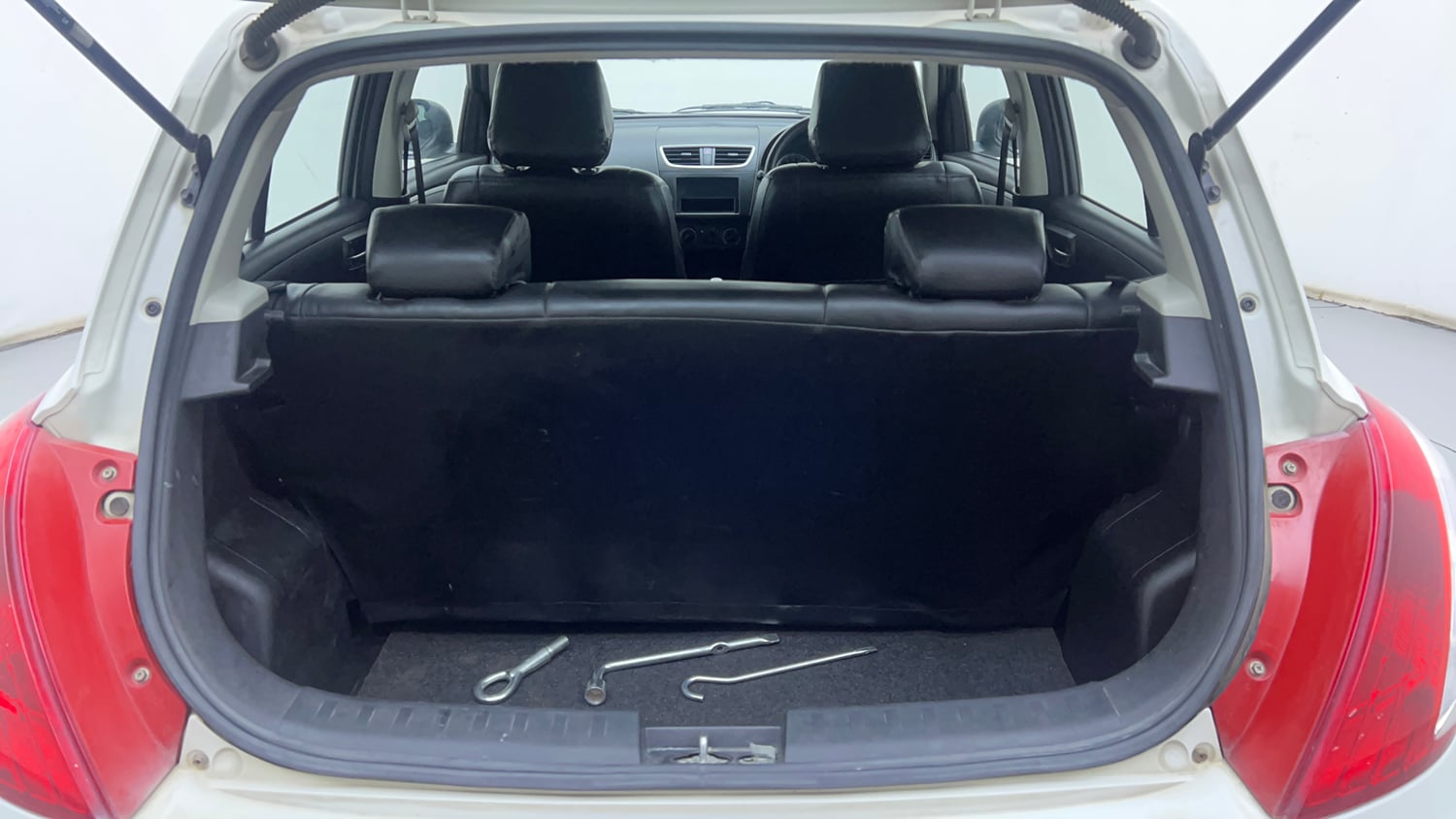Used 2013 Maruti Suzuki Swift VXi Petrol Manual interior DICKY INSIDE VIEW