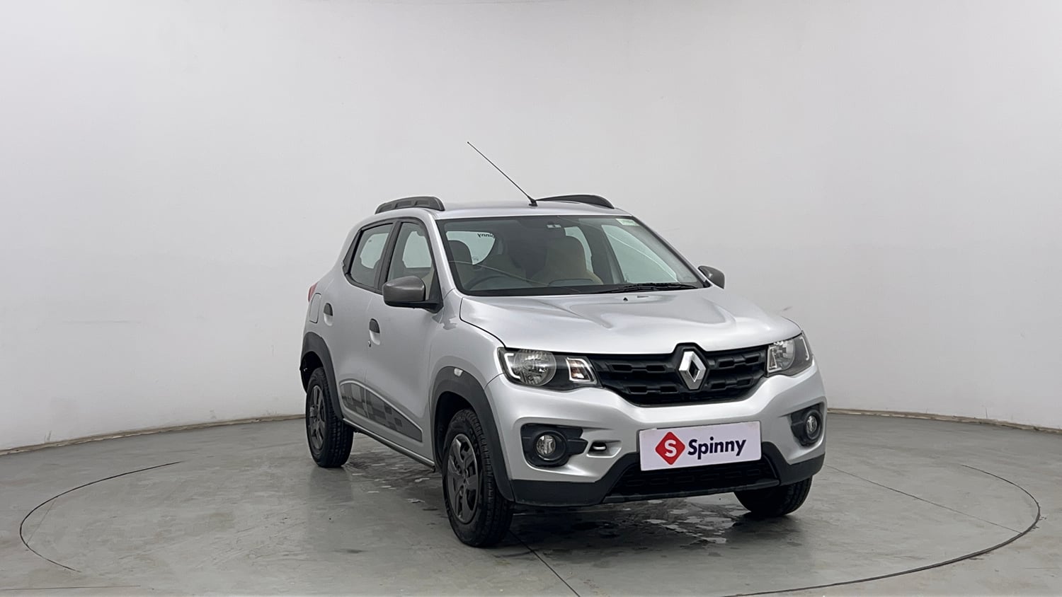 Used 2018 Renault Kwid 1.0 RXT Petrol Manual exterior RIGHT FRONT CORNER VIEW