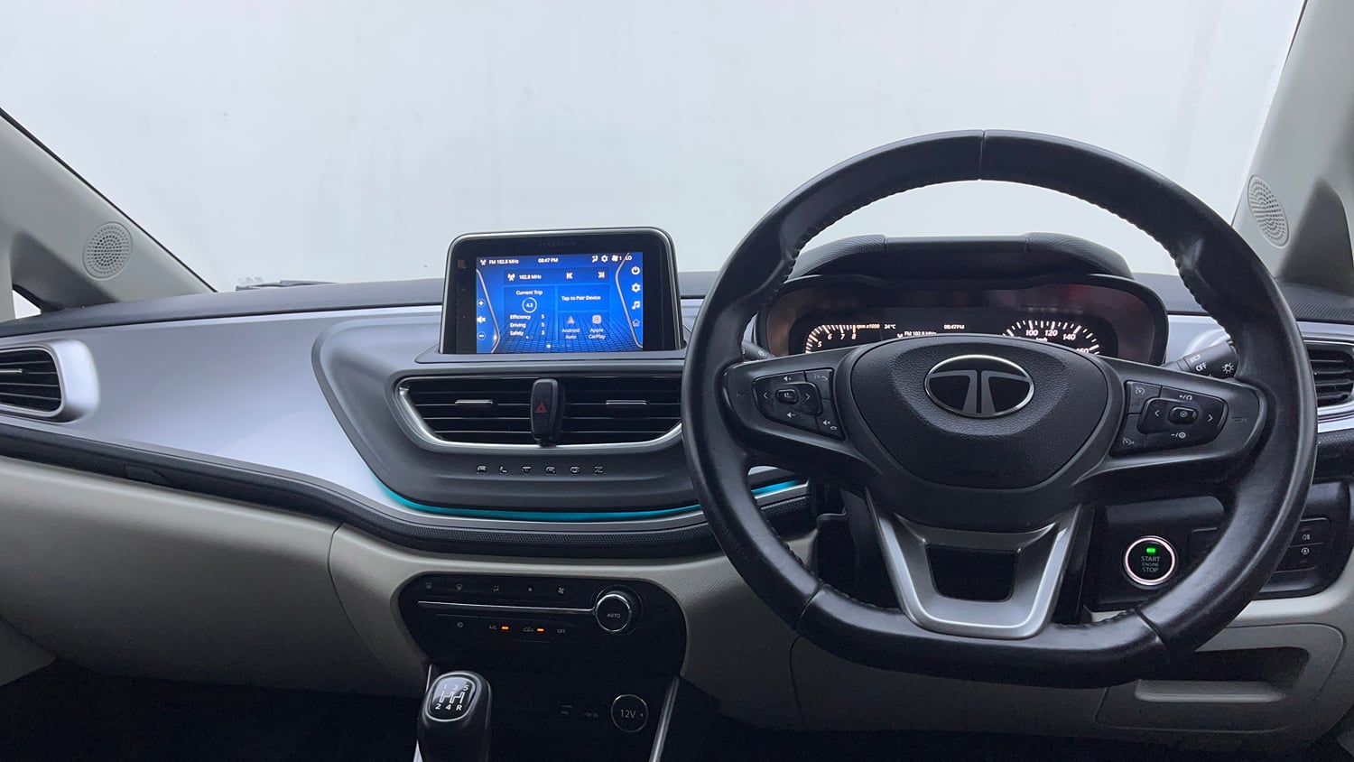 Used 2024 Tata Altroz XZ Plus i-Turbo (S) Petrol Manual interior DASHBOARD VIEW