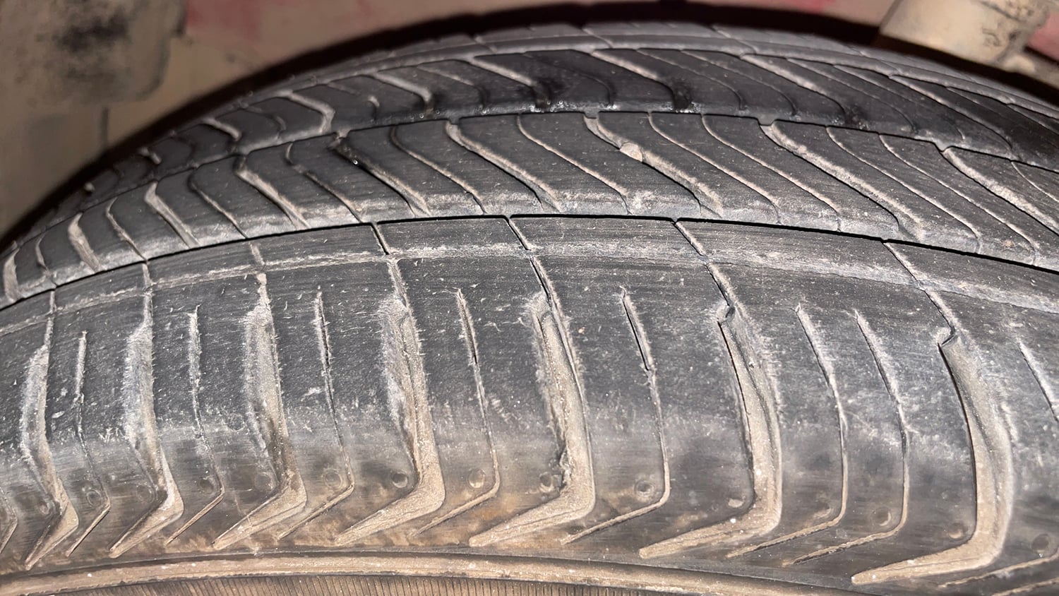 Used 2016 Maruti Suzuki Celerio VXI (O) AMT Petrol Automatic tyres LEFT FRONT TYRE TREAD VIEW