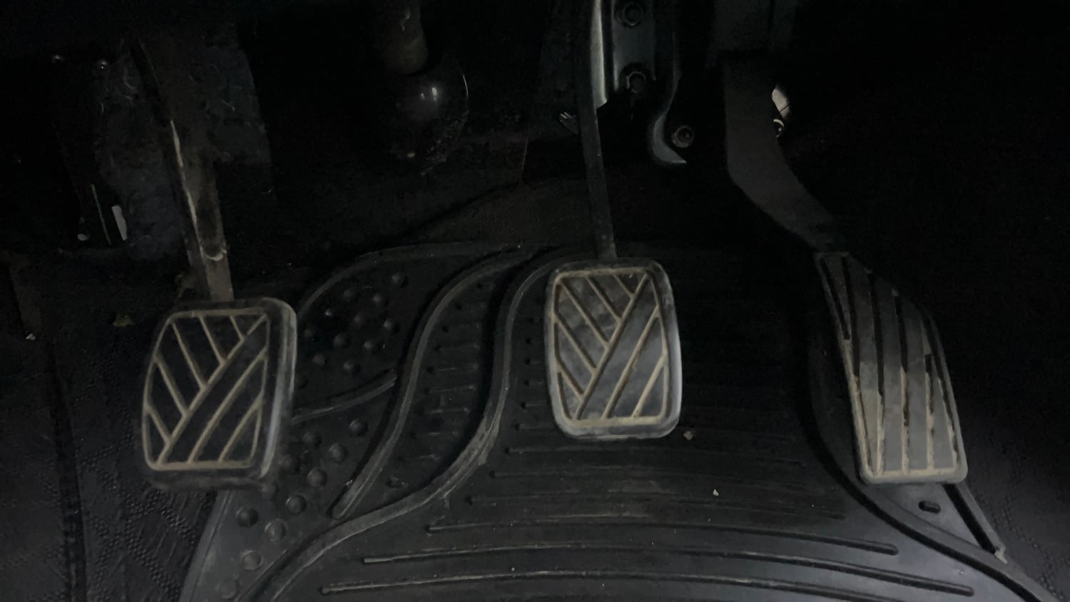 Used 2013 Maruti Suzuki Swift VXi Petrol Manual interior PEDALS VIEW