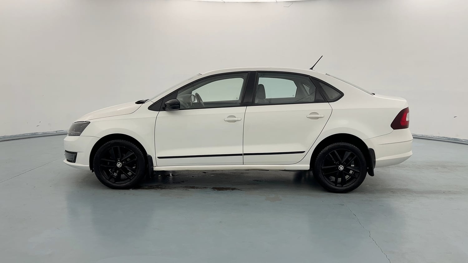 Used 2021 Skoda Rapid Ambition Petrol Manual exterior LEFT SIDE VIEW