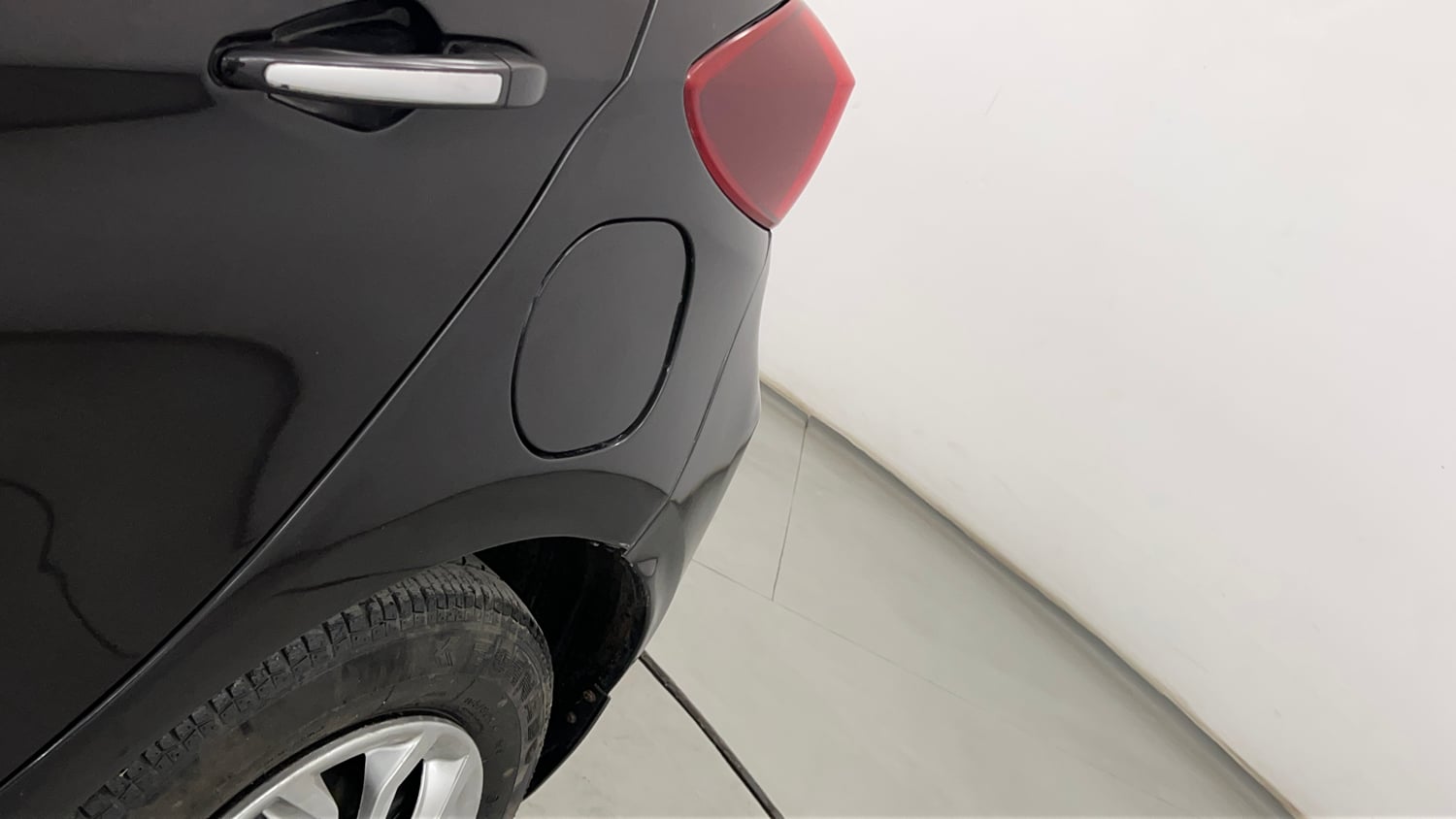 Used 2023 Tata Tiago XZ Plus CNG Cng Manual dents MINOR SCRATCH