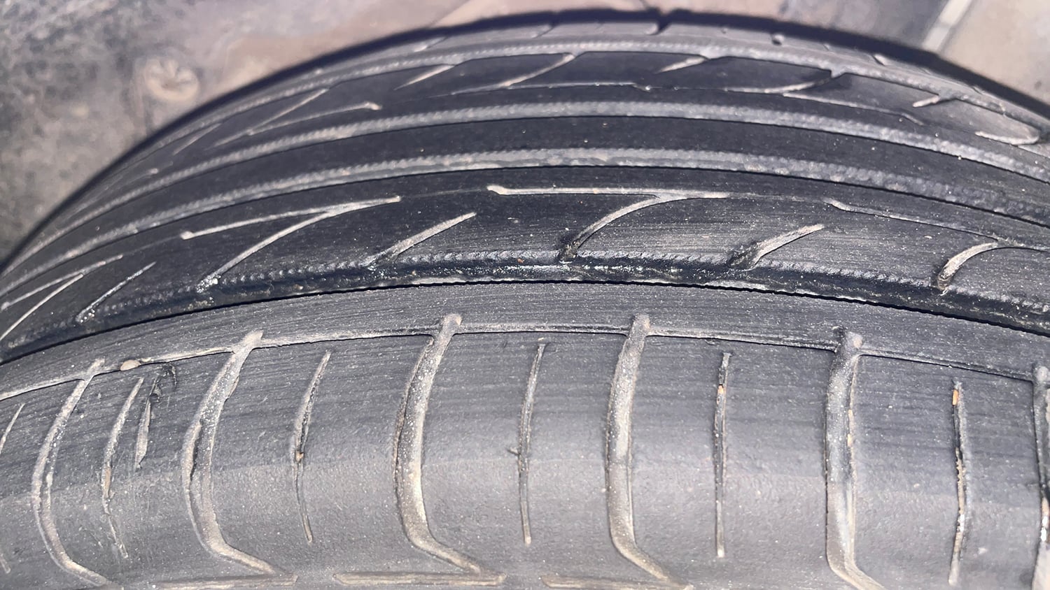 Used 2017 Ford Figo Trend 1.2 Ti-VCT Petrol Manual tyres LEFT REAR TYRE TREAD VIEW