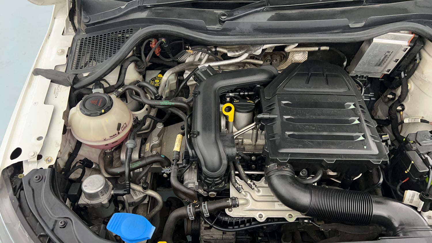 Used 2021 Skoda Rapid Ambition Petrol Manual engine ENGINE RIGHT SIDE VIEW