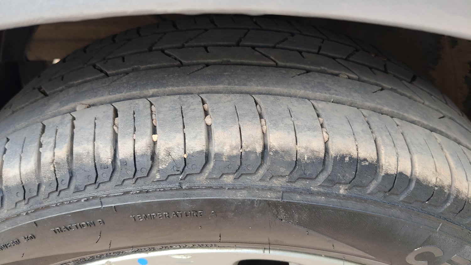 Used 2017 Maruti Suzuki Baleno Zeta 1.2 Petrol Manual tyres LEFT FRONT TYRE TREAD VIEW