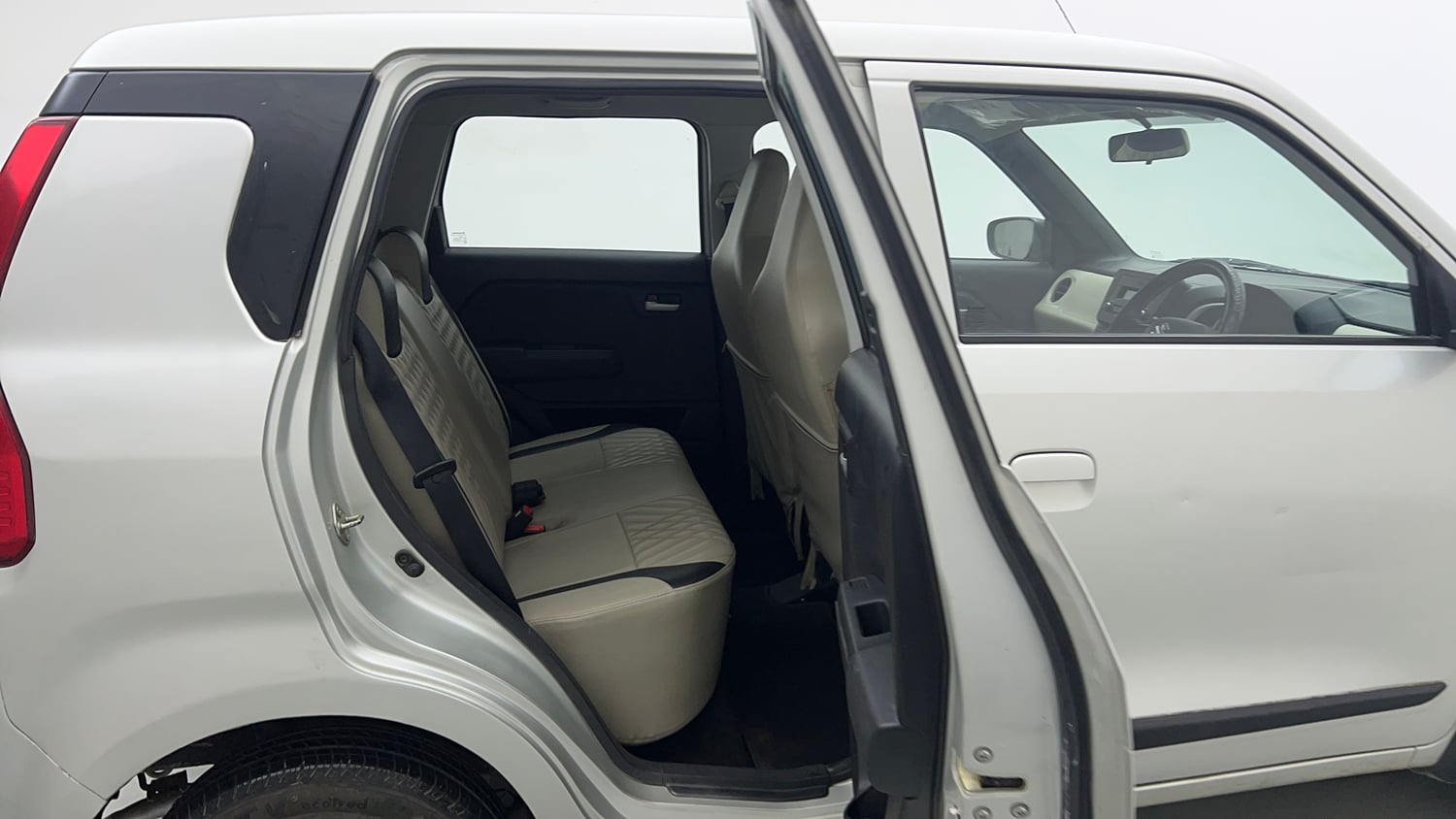 Used 2022 Maruti Suzuki Wagon R VXI 1.0 CNG Cng Manual interior RIGHT SIDE REAR DOOR CABIN VIEW