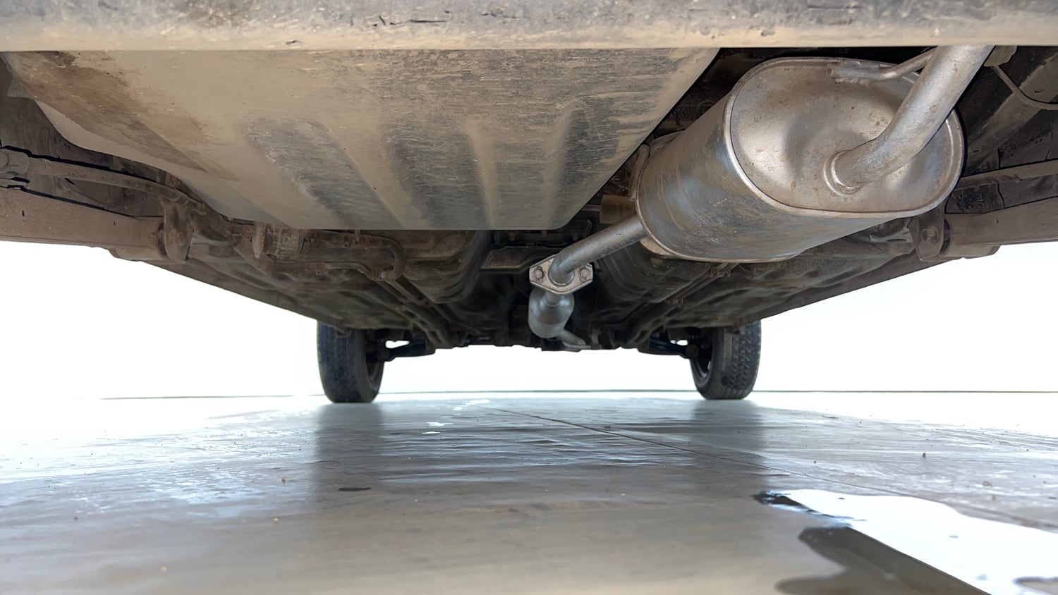 Used 2017 Maruti Suzuki Alto K10 VXi AMT Petrol Automatic extra REAR UNDERBODY VIEW (TAKEN FROM REAR)