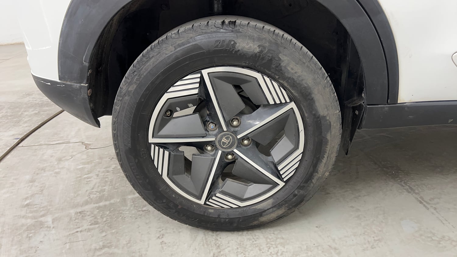 Used 2024 Tata Nexon Creative Plus S 1.2 Revotron Petrol 6AMT Petrol Automatic tyres RIGHT REAR TYRE RIM VIEW