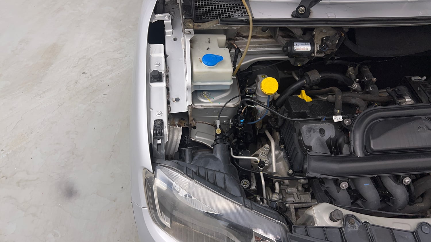 Used 2018 Renault Kwid 1.0 RXT Petrol Manual engine ENGINE RIGHT SIDE VIEW